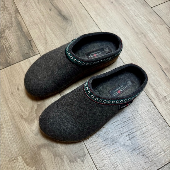 Unisex Haflinger Gray Wool Slip-On Mule Clogs - Picture 2 of 8